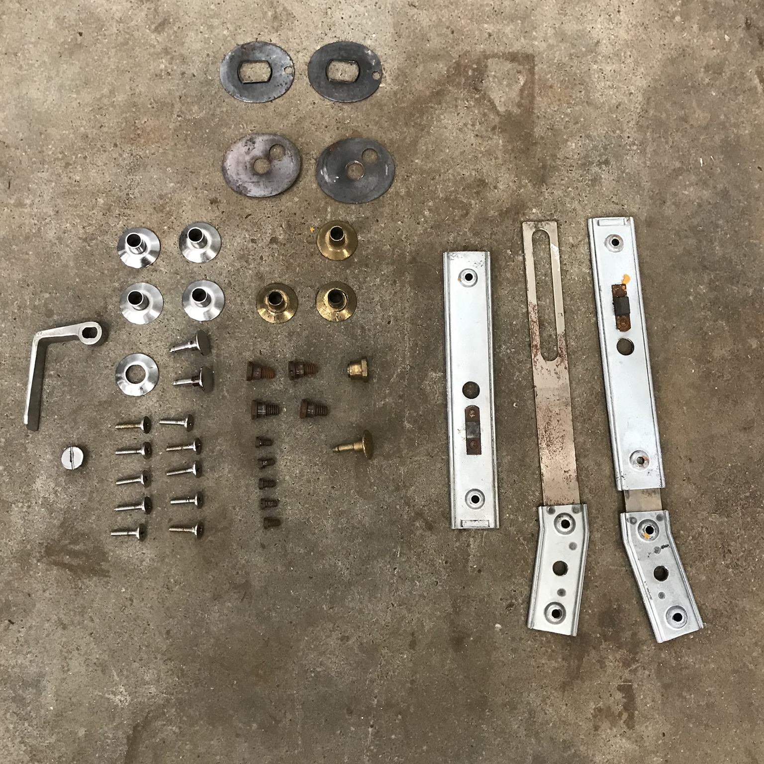 Parts for divers P40 Chairs by Osvaldo Borsani for Tecno - Image 13