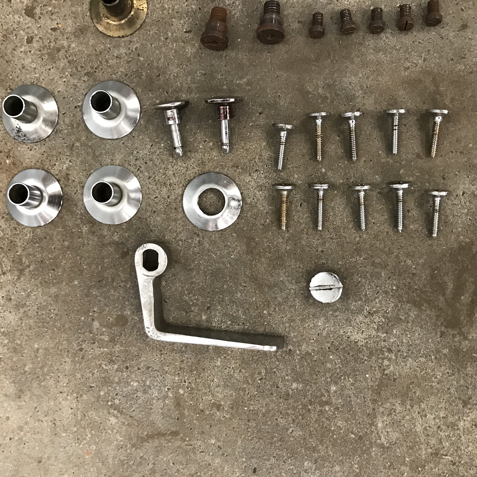 Parts for divers P40 Chairs by Osvaldo Borsani for Tecno - Image 14