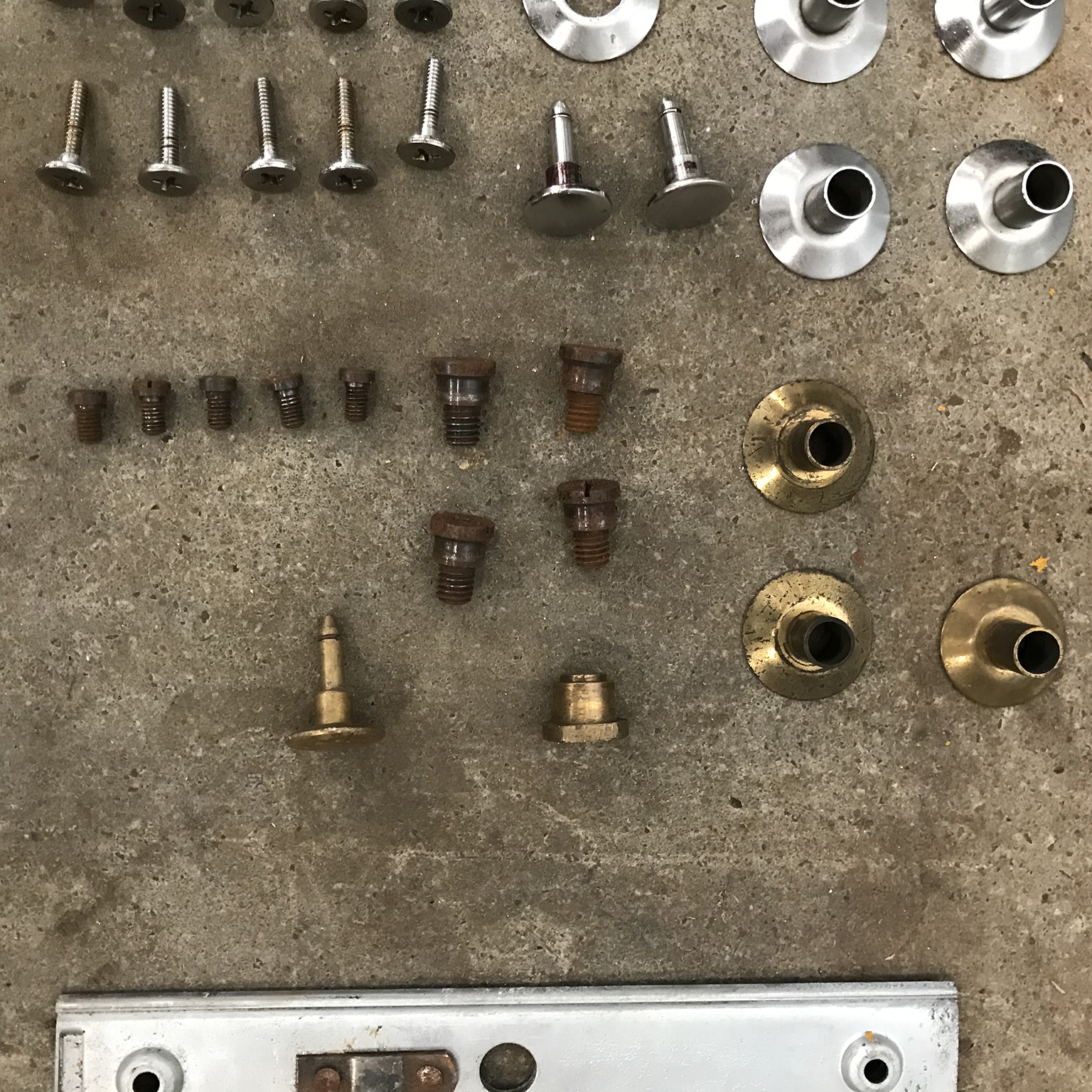 Parts for divers P40 Chairs by Osvaldo Borsani for Tecno - Image 15