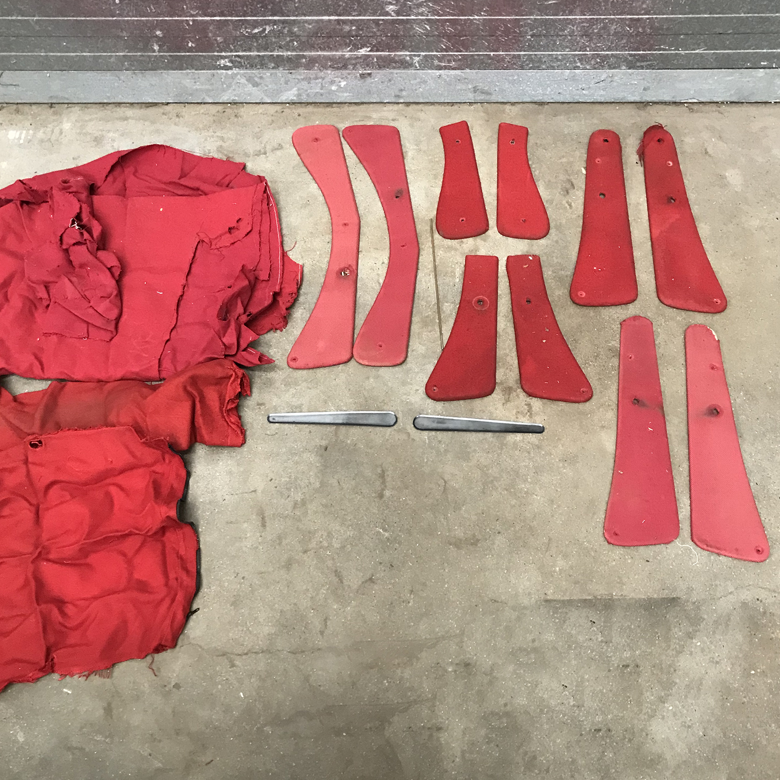 Parts for divers P40 Chairs by Osvaldo Borsani for Tecno - Image 18
