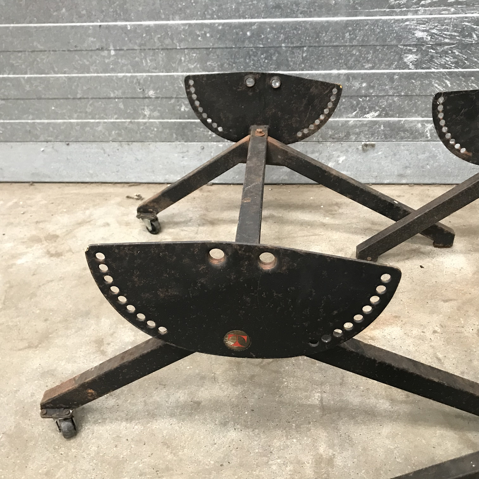 Parts for divers P40 Chairs by Osvaldo Borsani for Tecno - Image 3