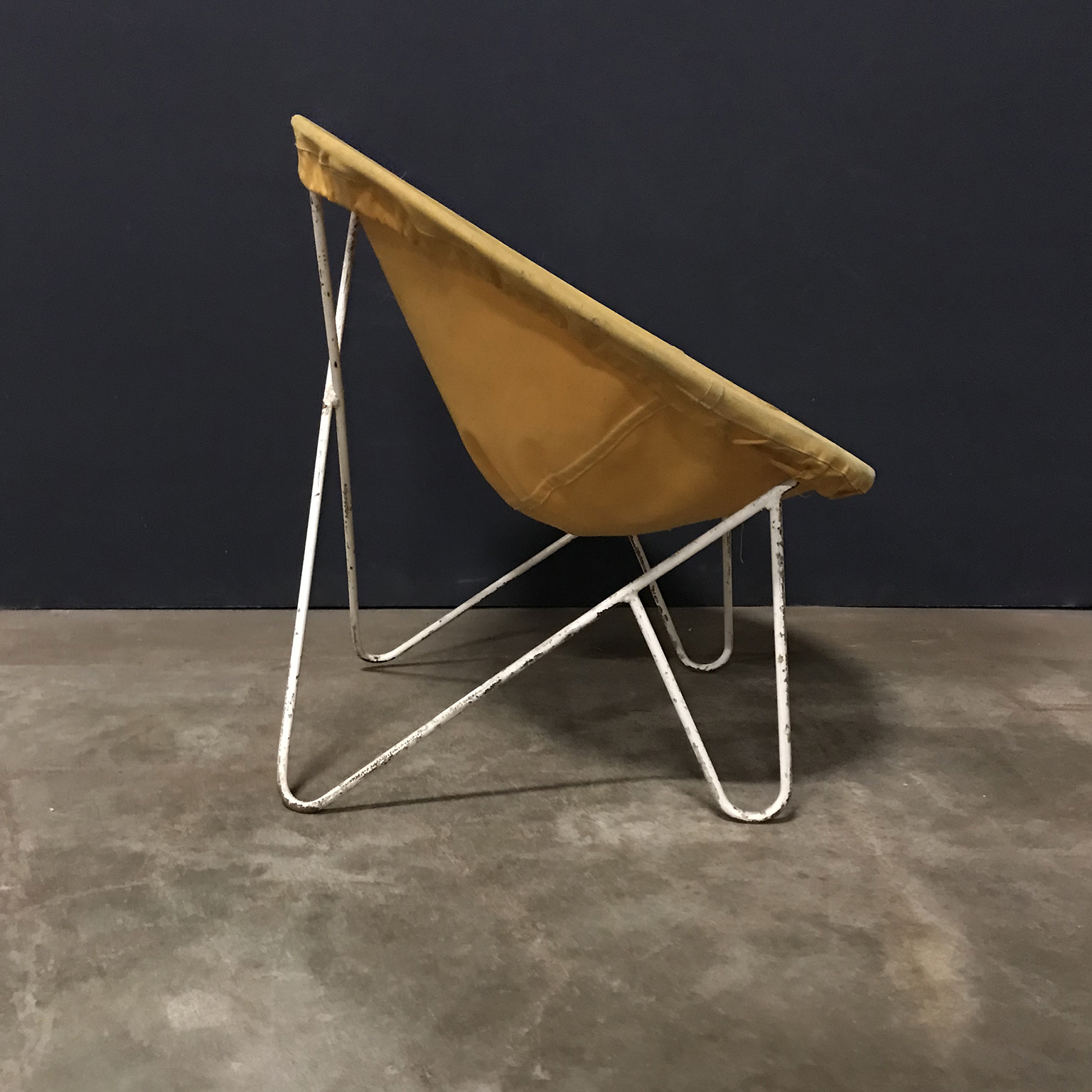 Elegant Sixties Hammock Chair with White Base in Style of Ferrari and Hardoy Plus Bertoia - Image 5