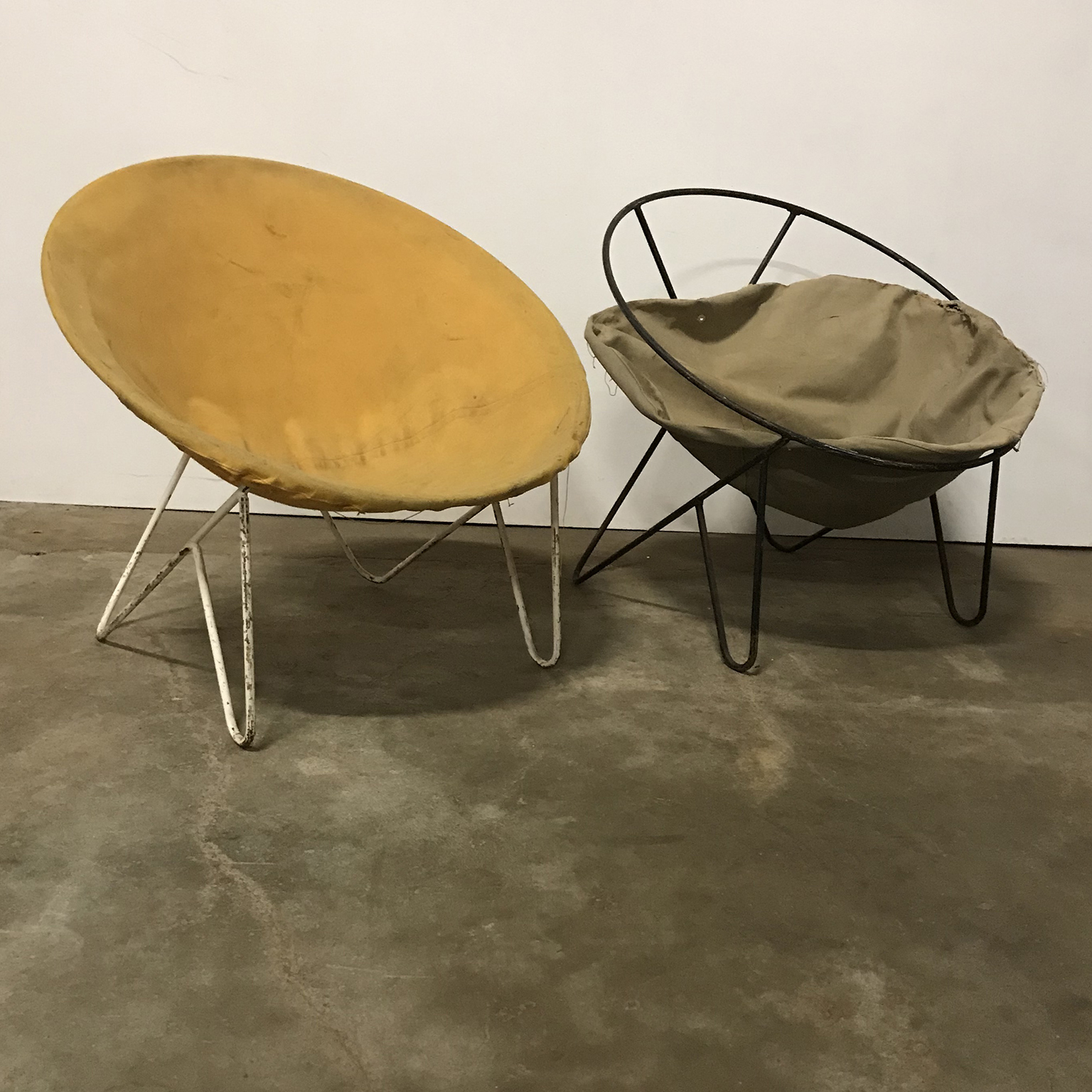 Elegant Sixties Hammock Chair with White Base in Style of Ferrari and Hardoy Plus Bertoia - Image 2