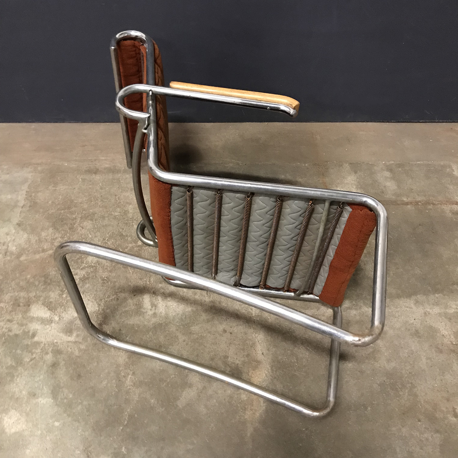 Original Easy Chair with First Fabric - Image 20
