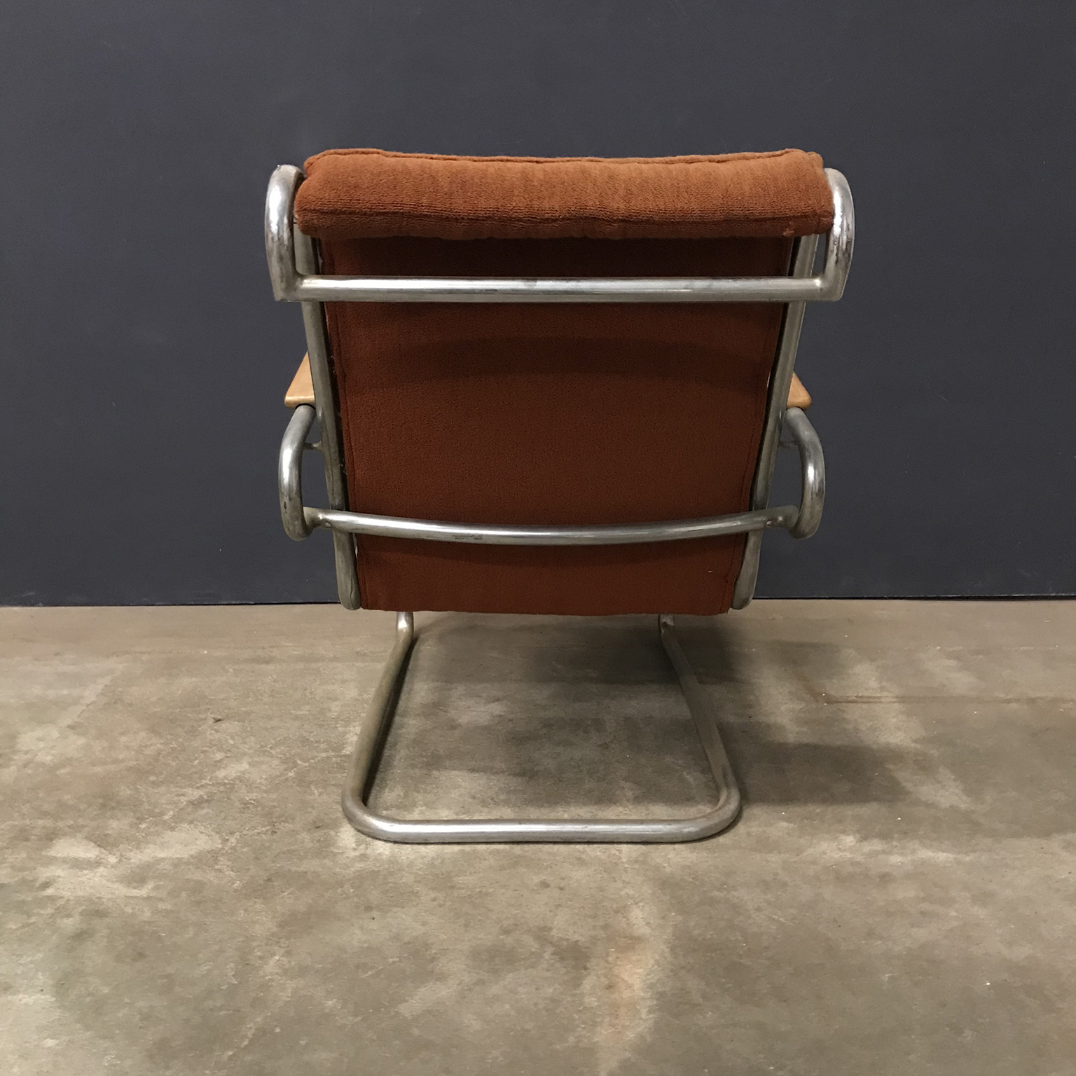 Original Easy Chair with First Fabric - Image 5