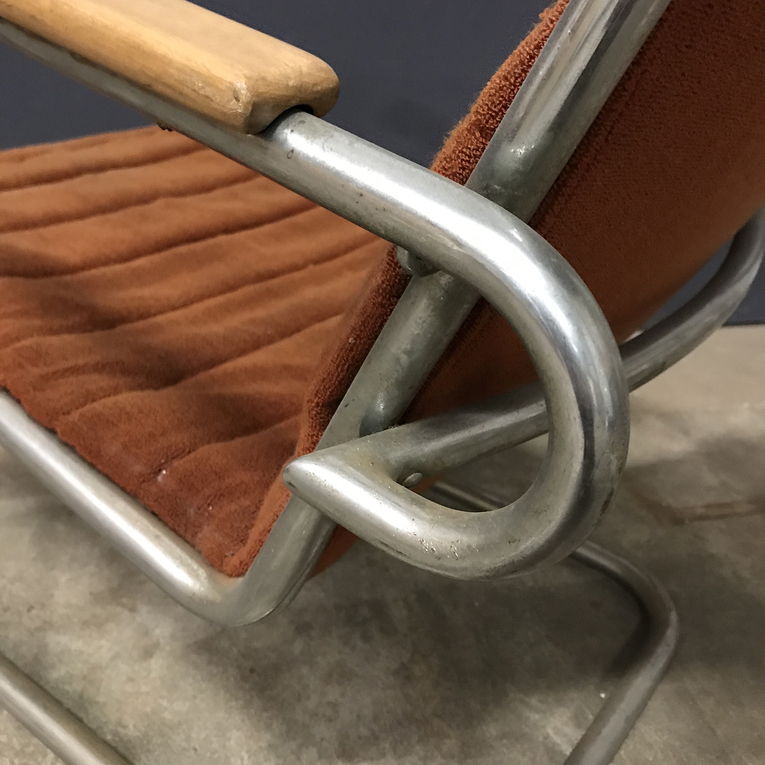 Original Easy Chair with First Fabric - Image 10