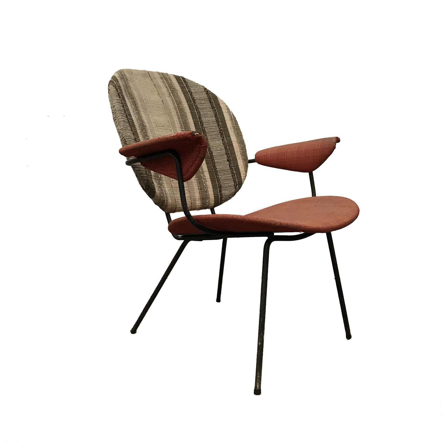 Beautiful elegant Kembo Chair by W.H. Gispen. The chair shows traces of wear like some loss of black paint of the base/legs and some (rusty) spots.