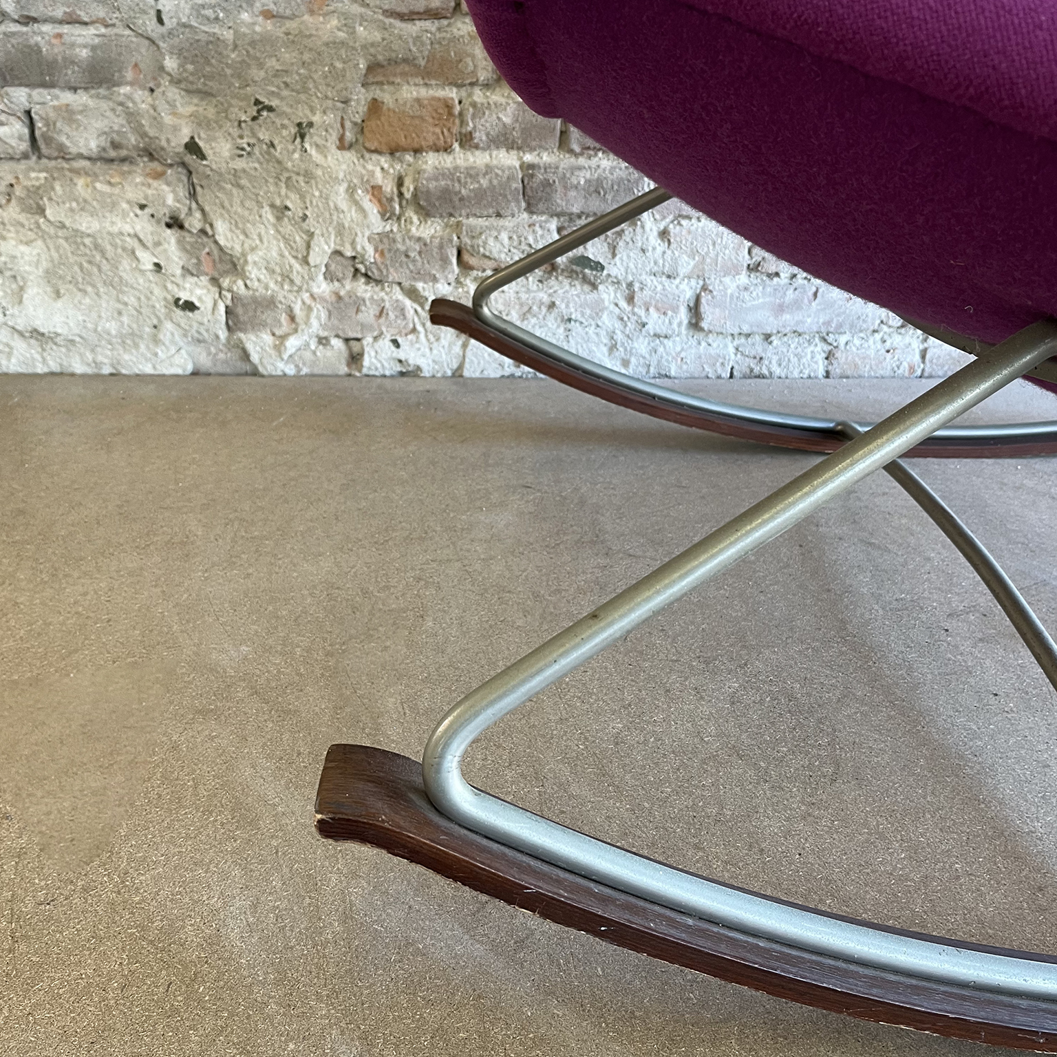 Original Early Version Rocking Chair in Pink Purple Upholstery by Geoffrey Harcourt - Image 15