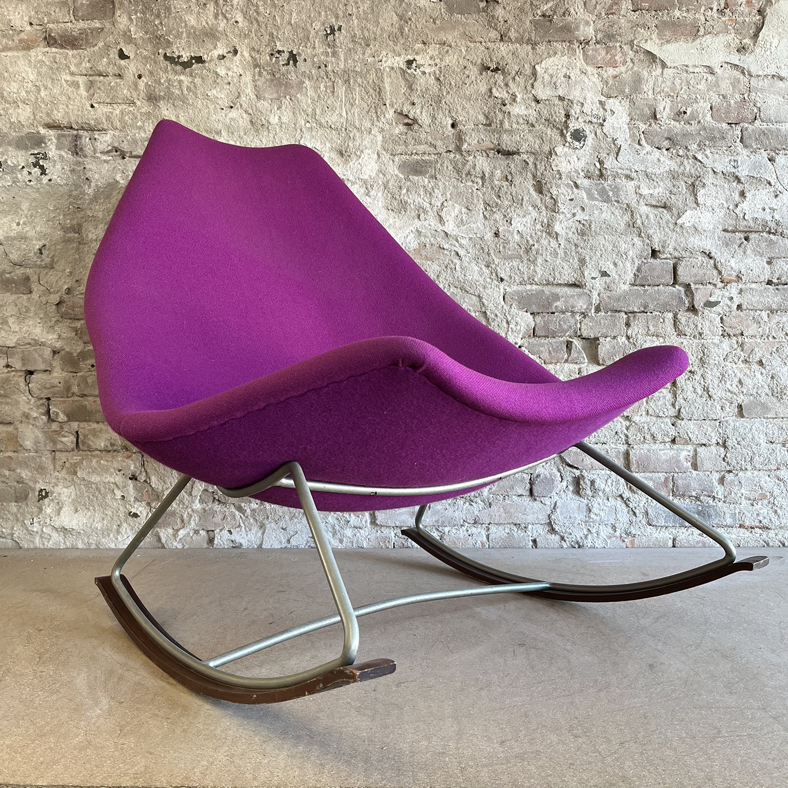 Original Early Version Rocking Chair in Pink Purple Upholstery by Geoffrey Harcourt - Image 4