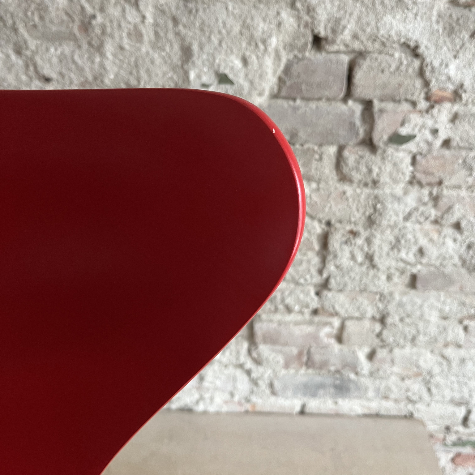 Two Early Vintage Red Painted 3107 Butterfly Chairs, Arne Jacobsen, Fritz Hansen - Image 4