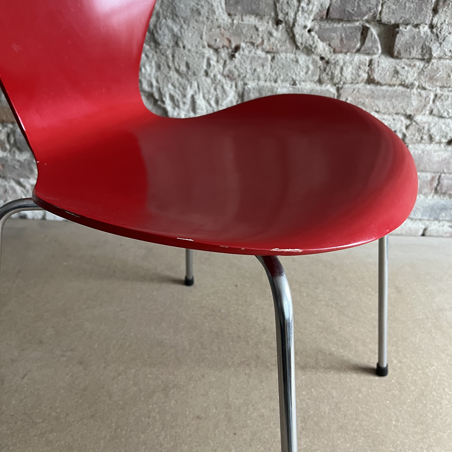 Two Early Vintage Red Painted 3107 Butterfly Chairs, Arne Jacobsen, Fritz Hansen - Image 7
