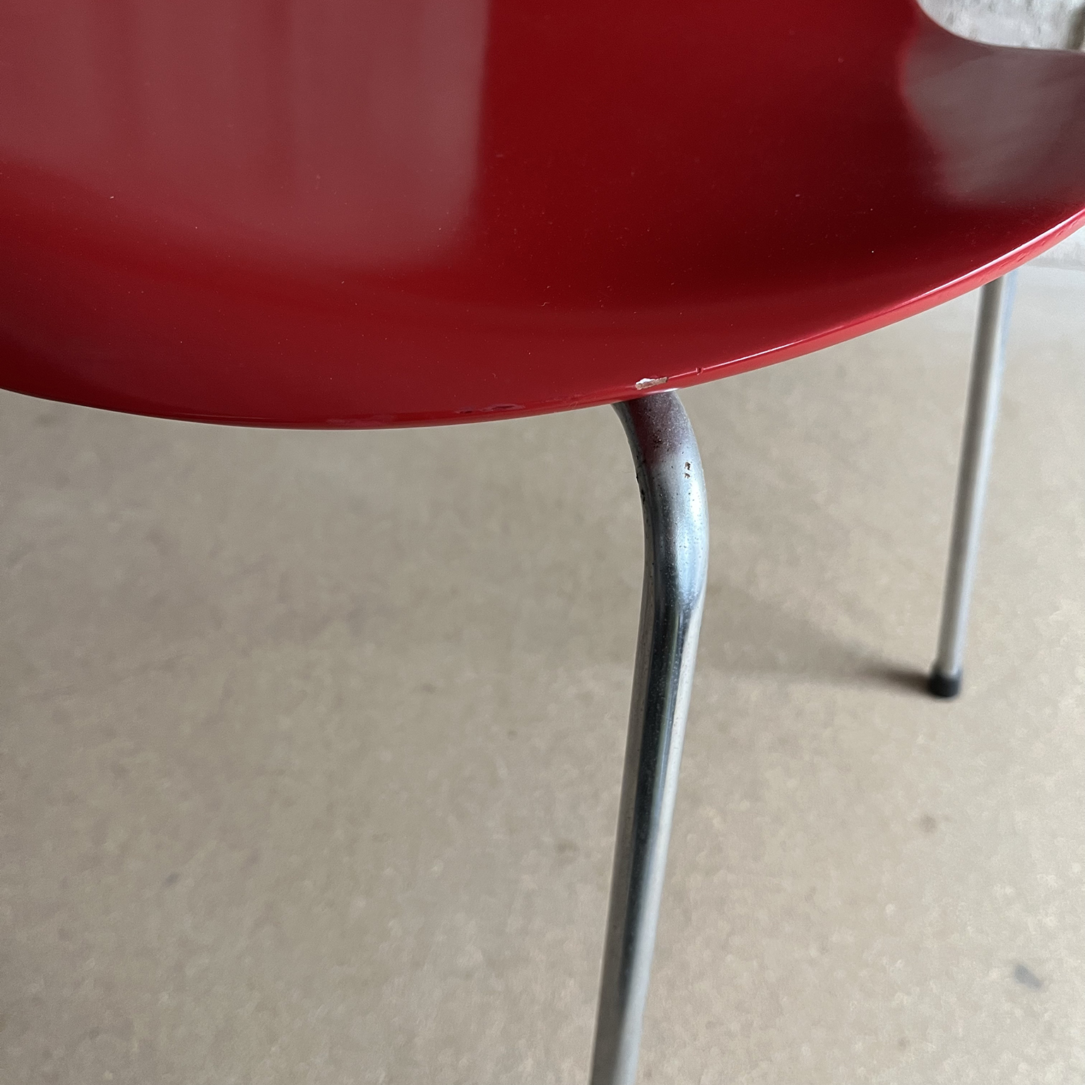 Two Early Vintage Red Painted 3107 Butterfly Chairs, Arne Jacobsen, Fritz Hansen - Image 9