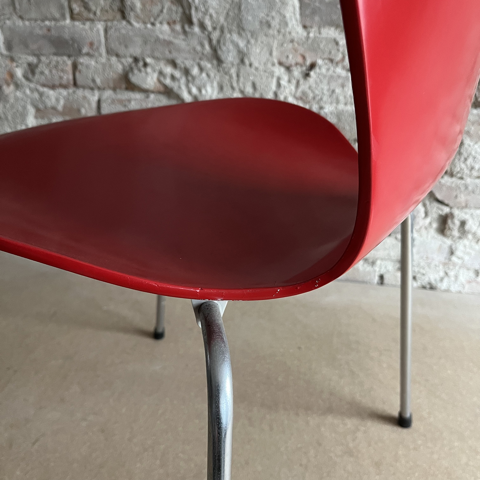 Two Early Vintage Red Painted 3107 Butterfly Chairs, Arne Jacobsen, Fritz Hansen - Image 10