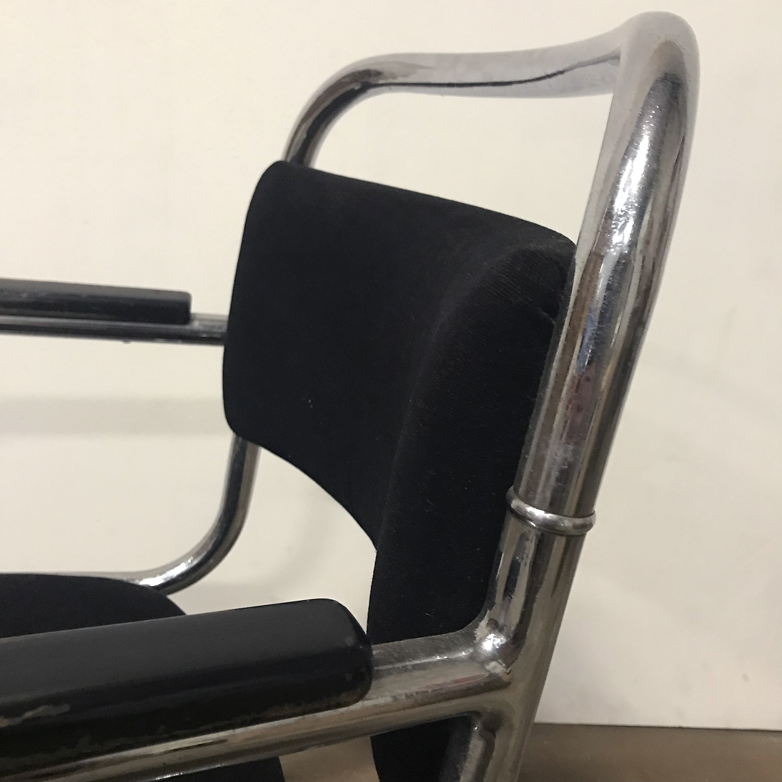 Set of Original Tubular Chairs with Black Upholstery - Image 12