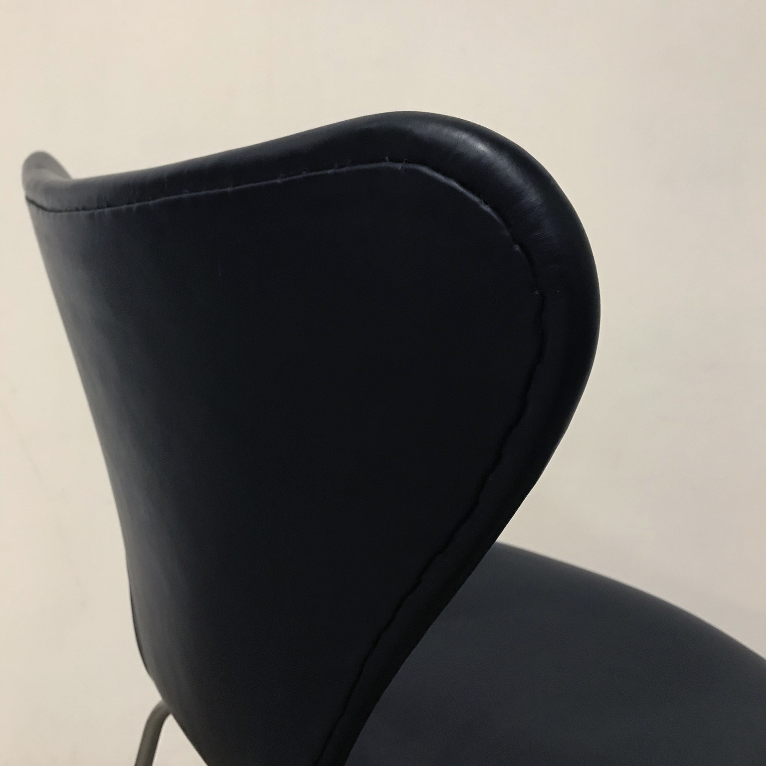 3107 Butterfly Chair, Arne Jacobsen, Fritz Hansen - Image 14