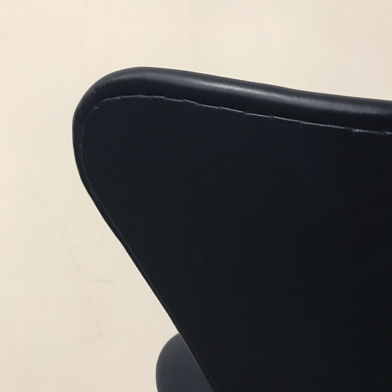 3107 Butterfly Chair, Arne Jacobsen, Fritz Hansen - Image 15