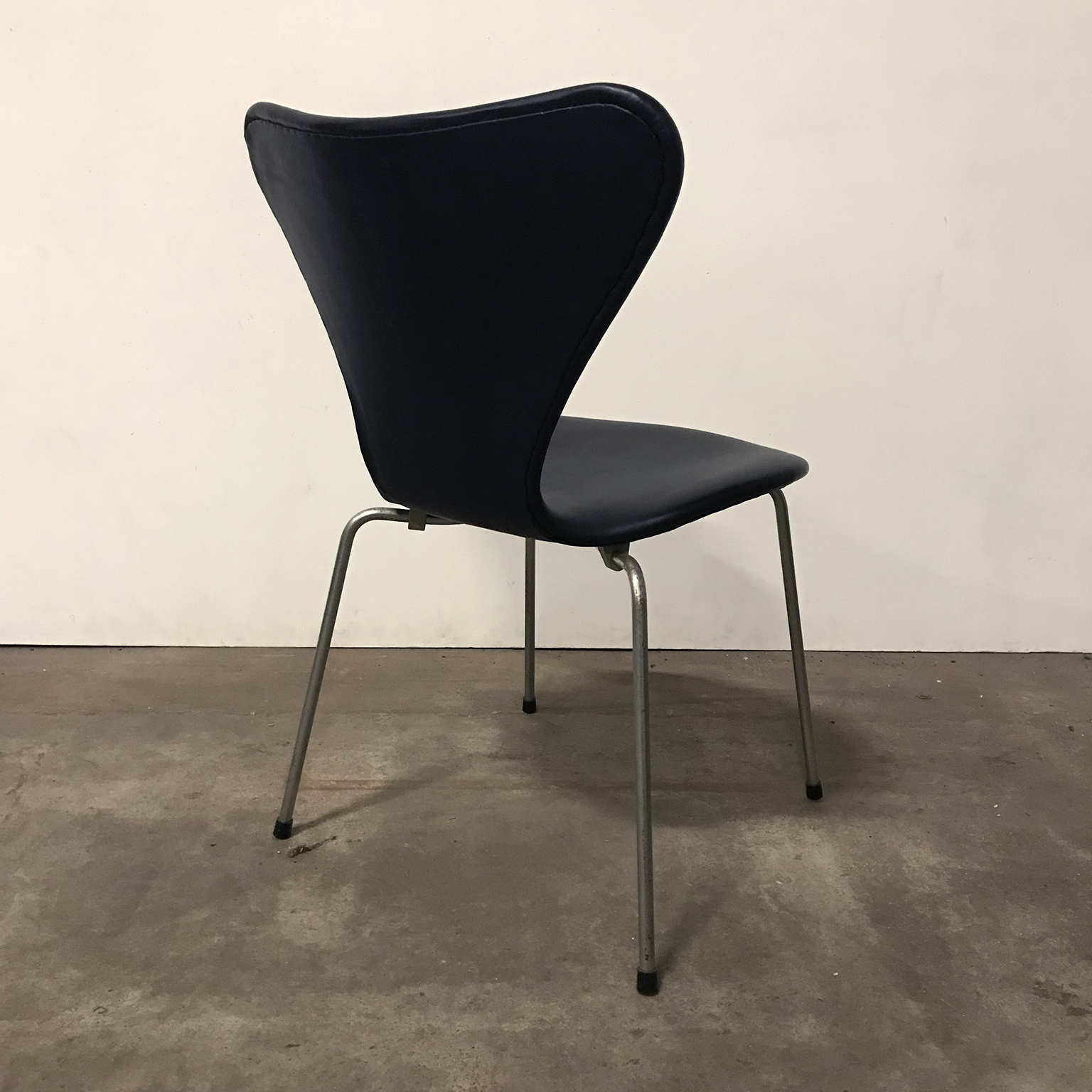 3107 Butterfly Chair, Arne Jacobsen, Fritz Hansen - Image 5
