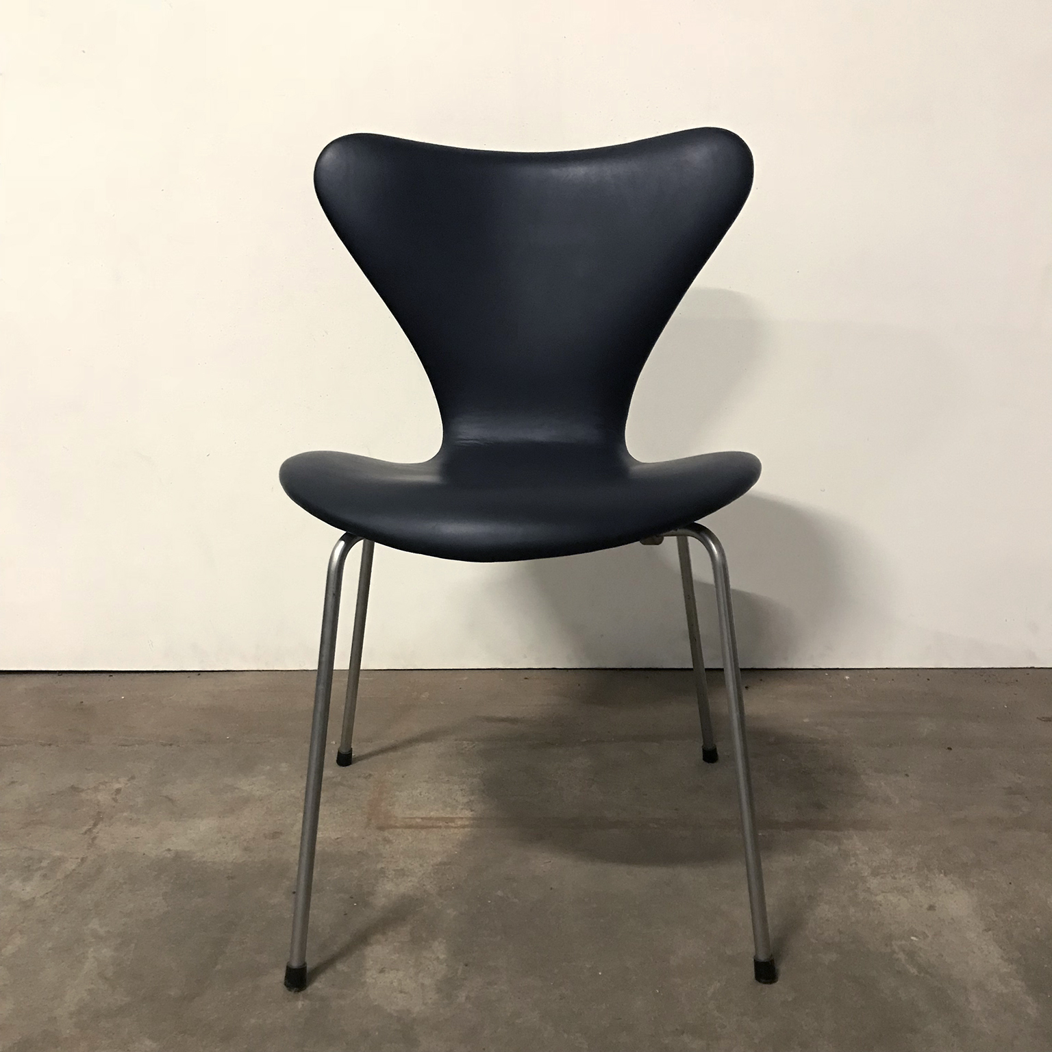 3107 Butterfly Chair, Arne Jacobsen, Fritz Hansen - Image 7
