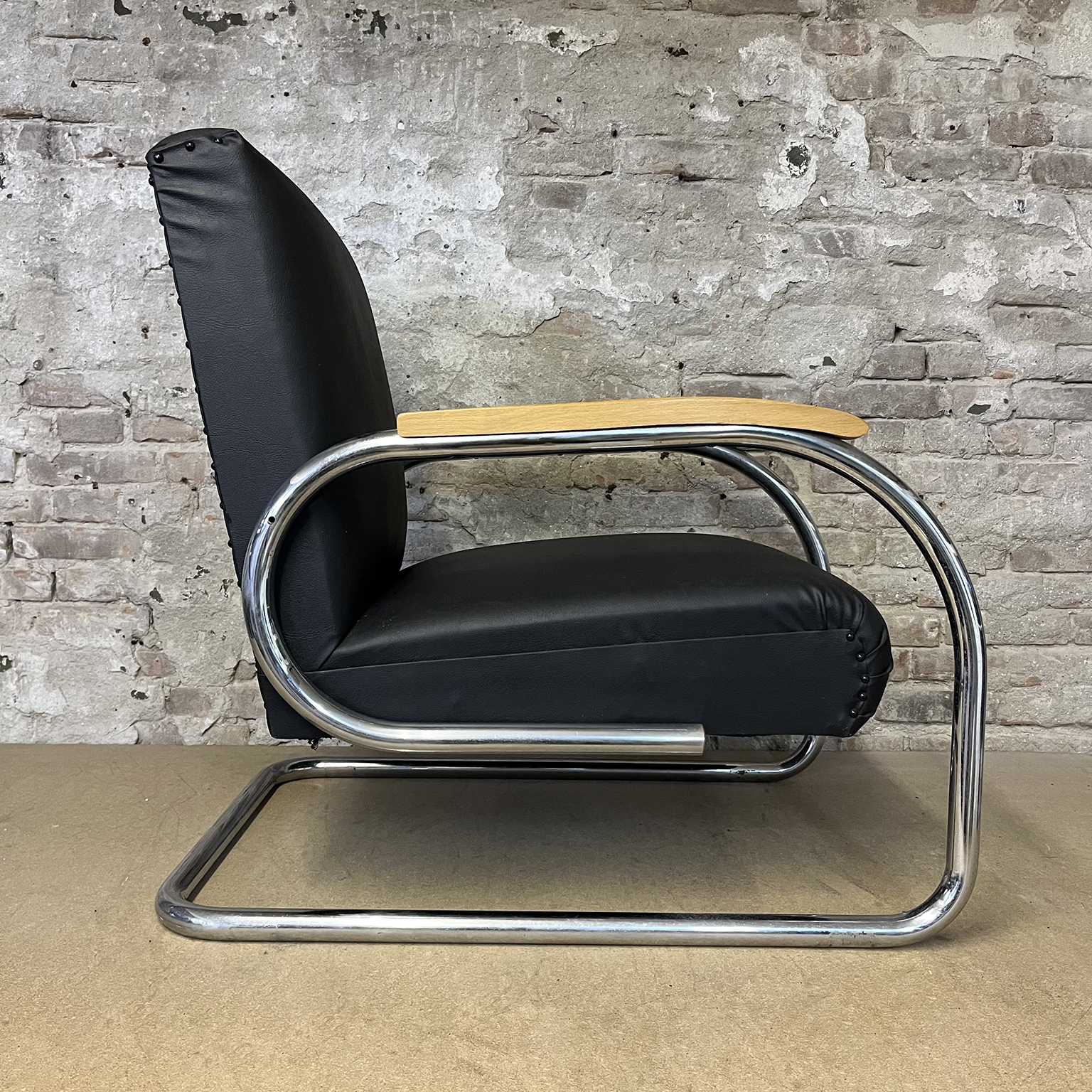 Tubax Armchair in Black Faux Leather - Image 4