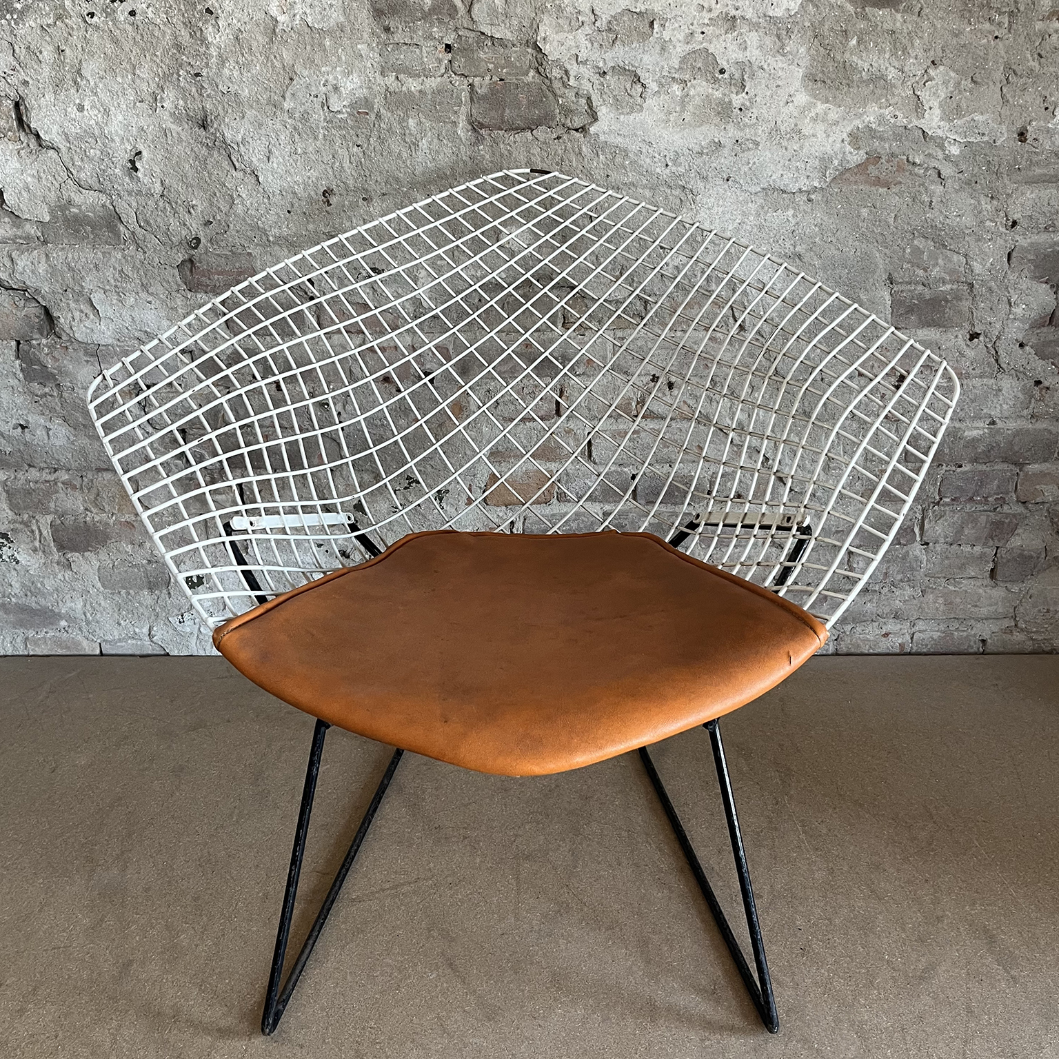 White Coated Diamond with Black Base, Bertoia - Image 6