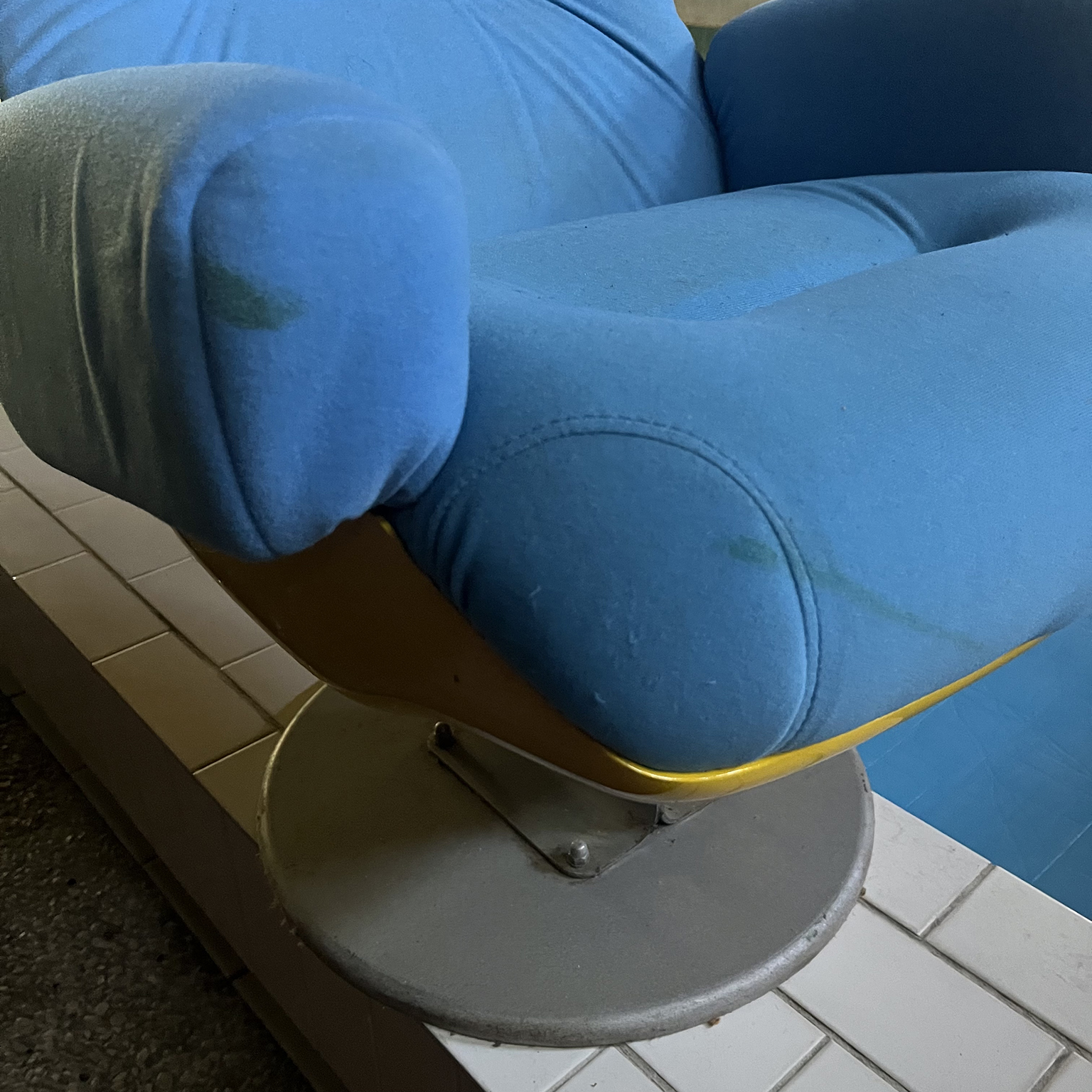 Comfortable Cinema Chair from a Cinema in Paris, circa 1970 - Image 12