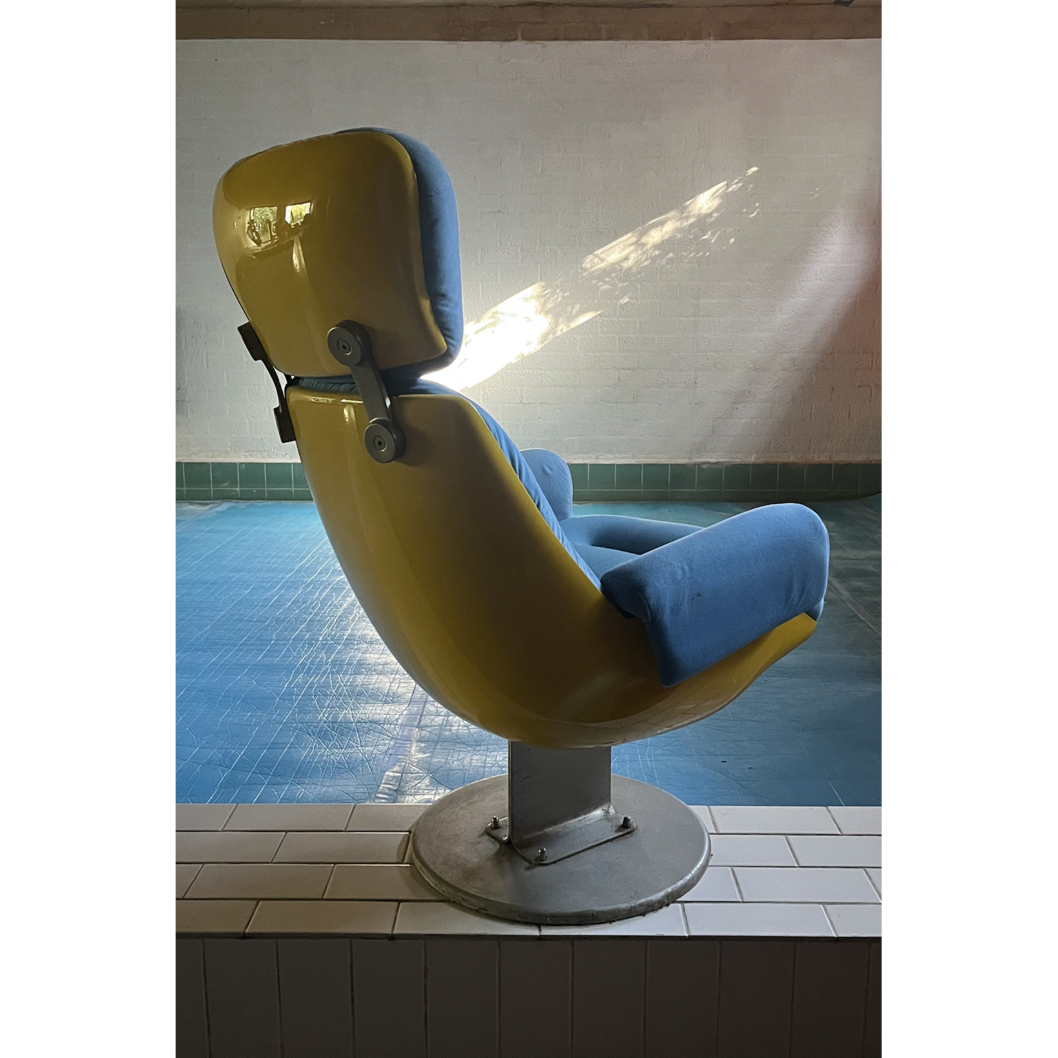 Comfortable Cinema Chair from a Cinema in Paris, circa 1970 - Image 3