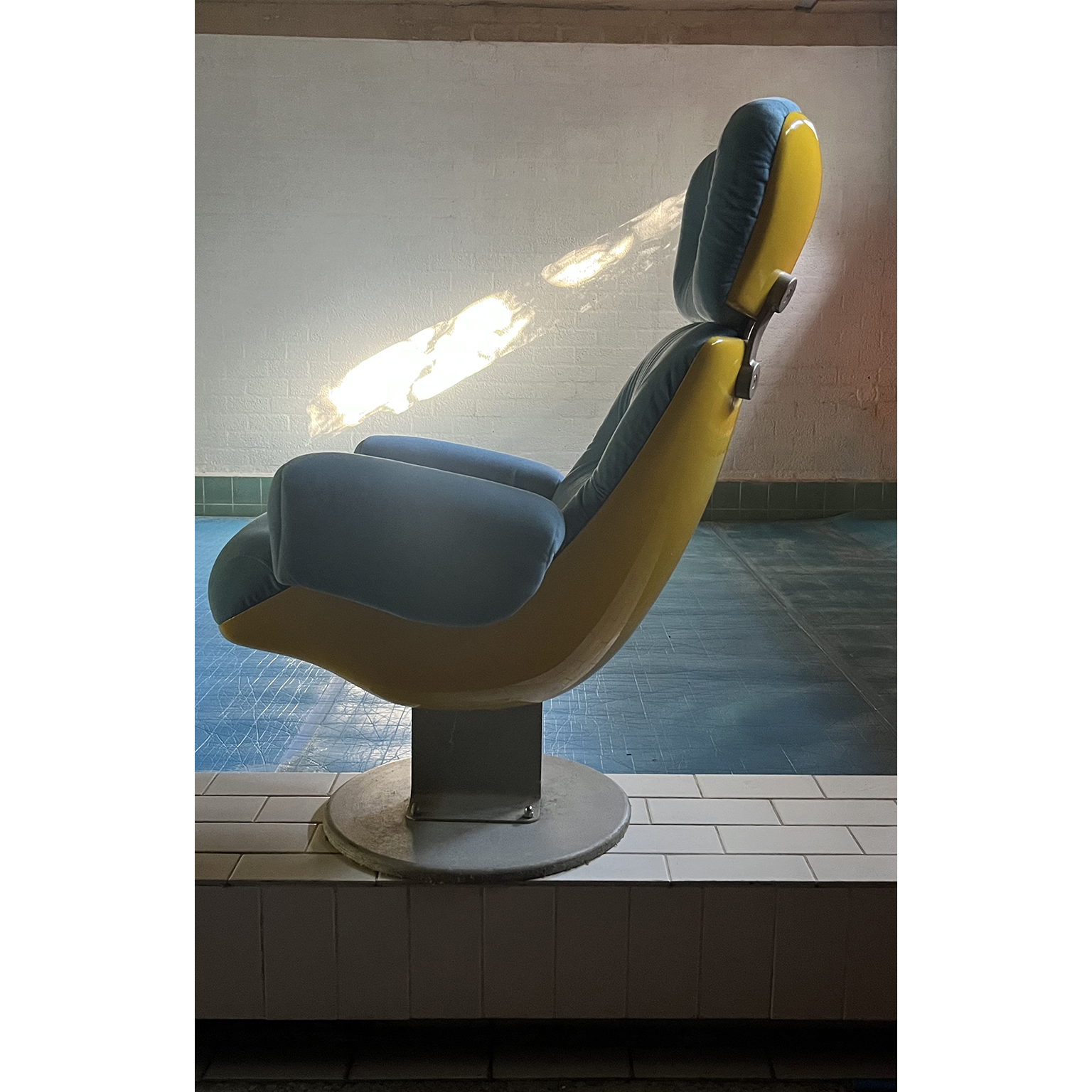 Comfortable Cinema Chair from a Cinema in Paris, circa 1970 - Image 6