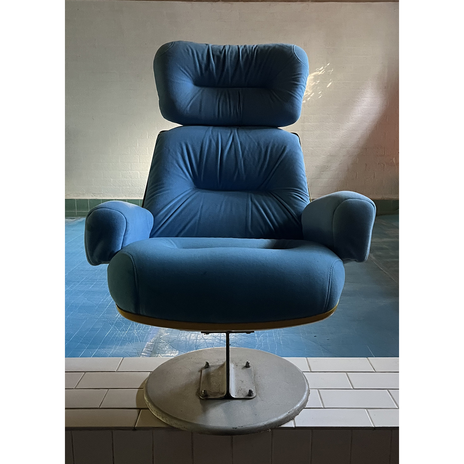Comfortable Cinema Chair from a Cinema in Paris, circa 1970 - Image 7